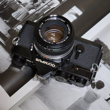 Olympus OM-1 / F.Zuiko Auto-S 1:1.8 f=50mm Usage